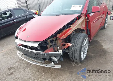 2023 Tesla Model Y Awd/Long Range Dual Motor All-Wheel Drive z USA, uszkodzony, nr VIN 7SAYGDEE9PA115198